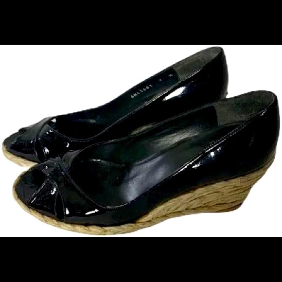 Stuart Weitzman wedges 7.5 - Picture 2 of 10